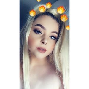 Meet your Posher, Jóhanna